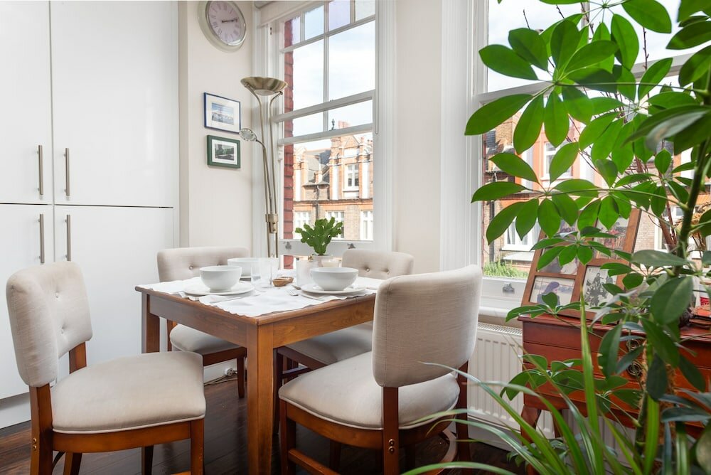 Фото Supreme Hampstead Home Next to Hampstead Heath by Underthedoormat