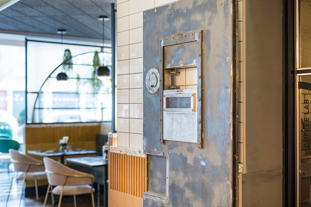 Фото The Dixon Autograph Collection