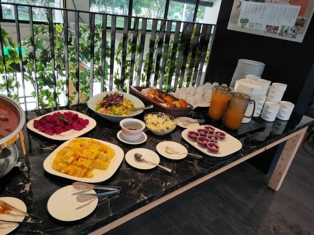 Фото Comin' Place