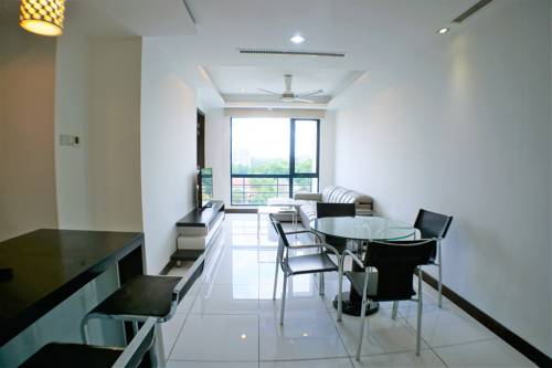 Фото Yelloduck Rooms & Apartments @ Casa Residency