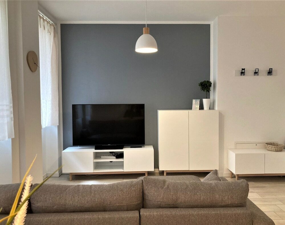 Фото Bright Apartment in VIA Zurigo 3