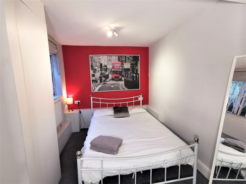 Фото Spacious 2 bed flat in Camden