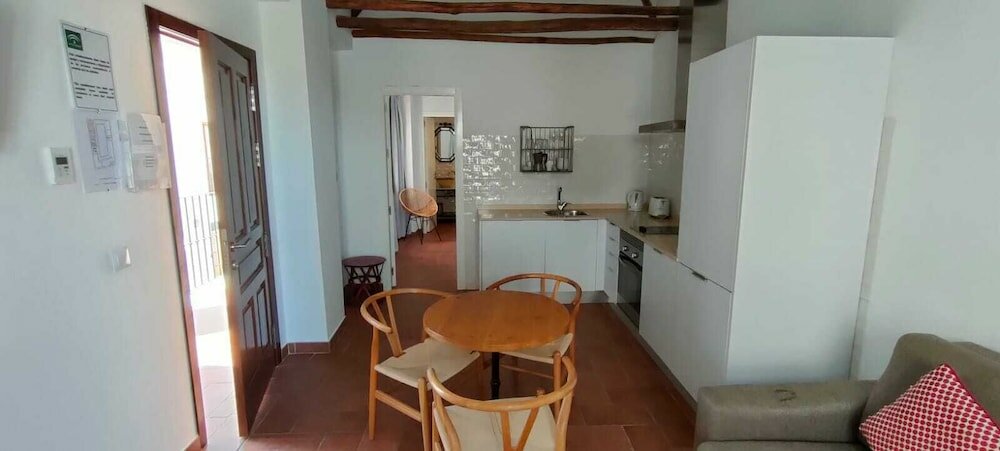 Фото Apartamentos Puerta Sevilla De Cordoba