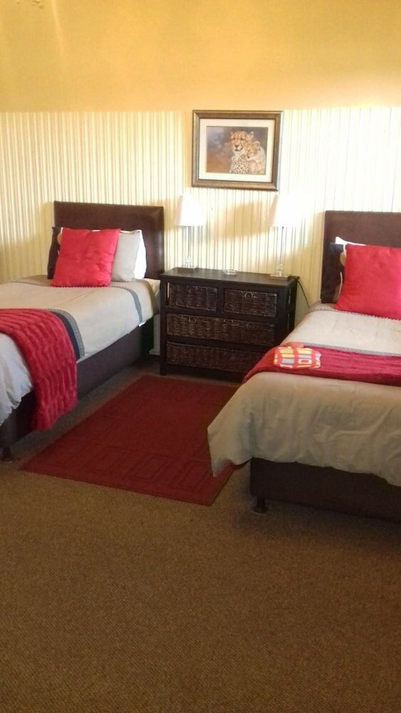 Фото Kestell Hotel