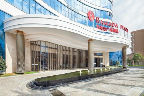 Гостиница Ramada Plaza Fuxian Lake