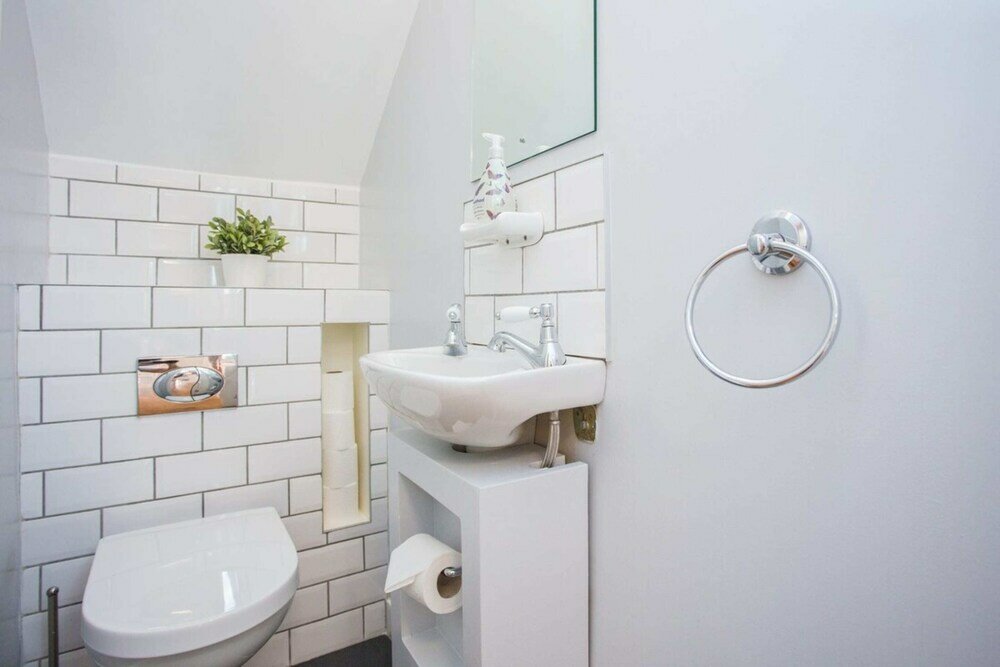 Фото Stylish & Modern 3 Bed Flat in Nw London With Garden