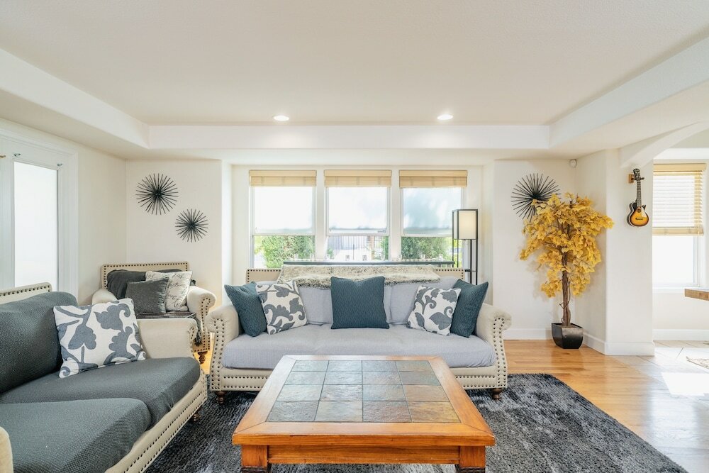 Фото 3204 Curtis Street