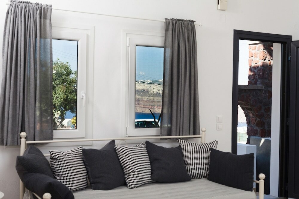 Фото Aelia Suites