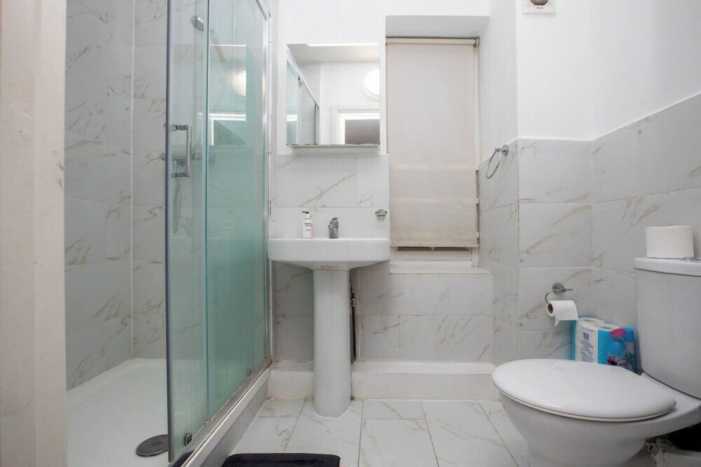 Фото Spacious 1bd Flat 2 Mins to Hyde Park - Mayfair!