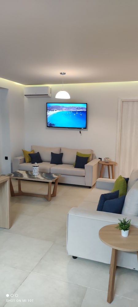 Фото Aegean Breeze Apartments