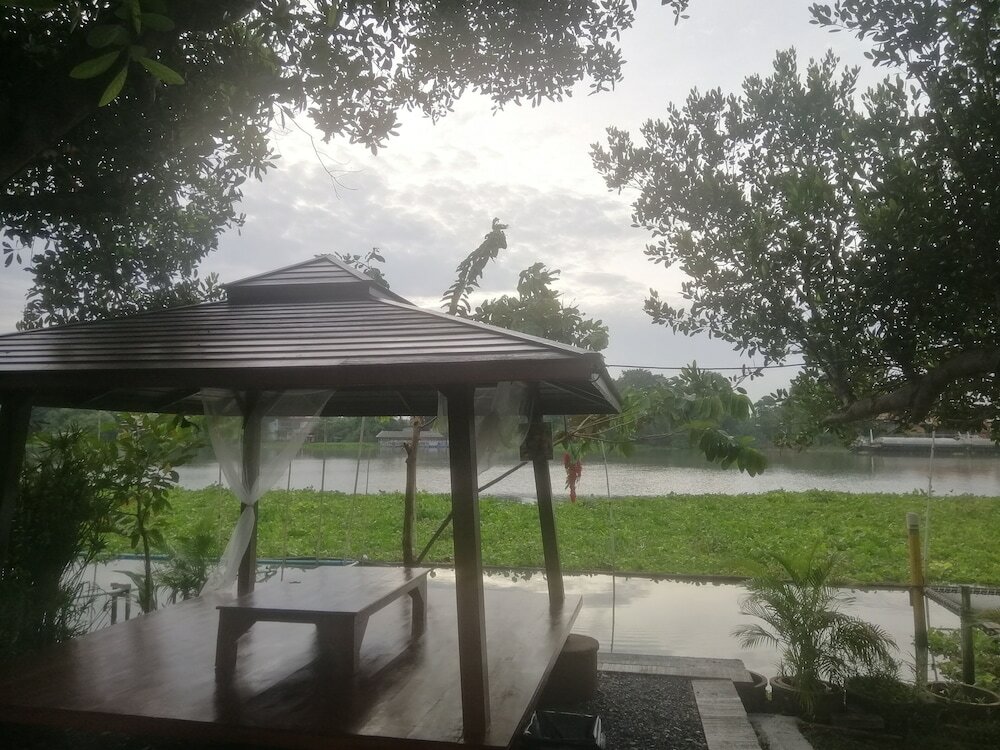 Фото Lom Choi Home Stay Ayutthaya - Hostel