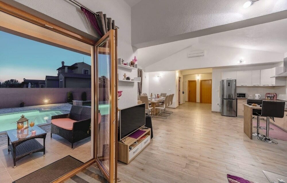 Фото Klo - With Pool - H