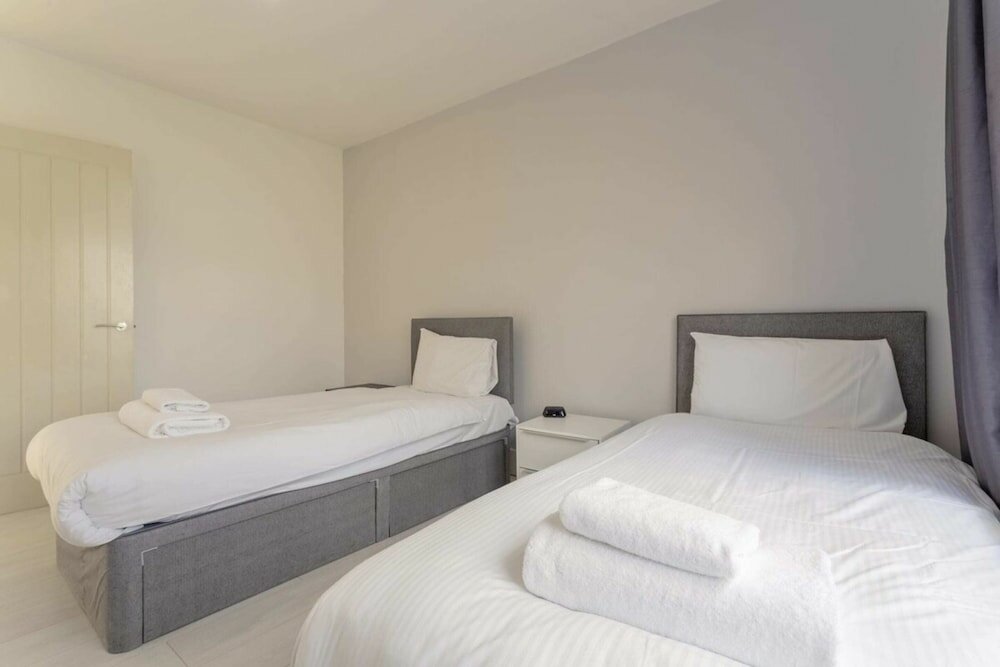 Фото Modern 2 Bedroom Apartment in Morden