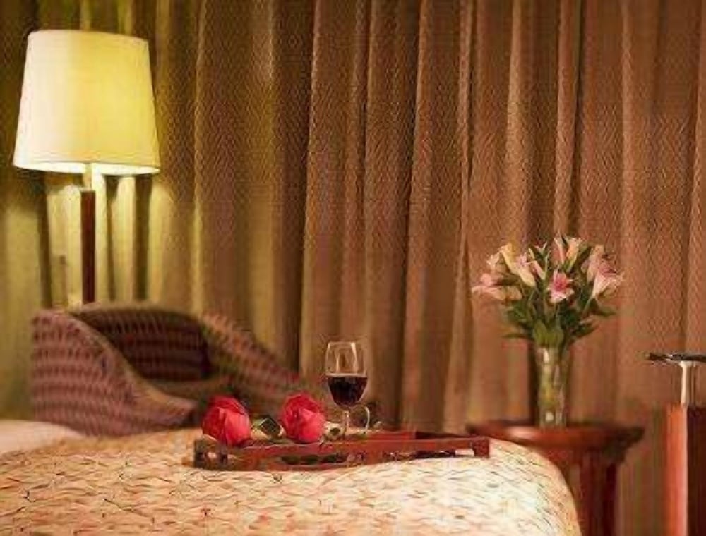 Фото Ramada Plaza Wuhan Optics Valley