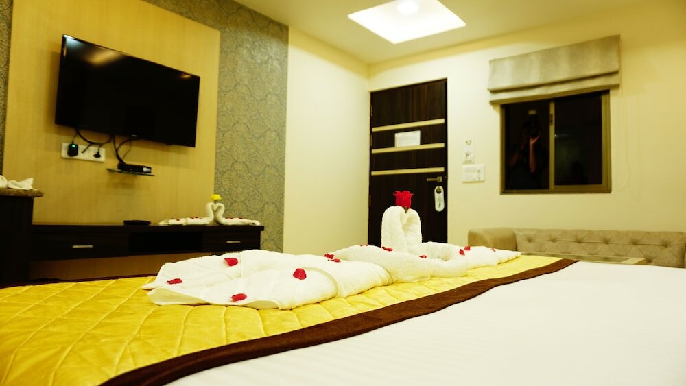 Фото Hotel Golden Laurel Inn