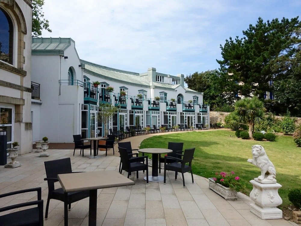 Фото Clos de Vallombreuse, The Originals Relais