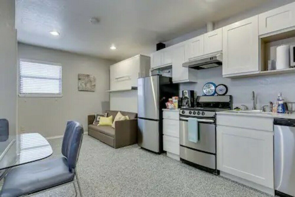 Фото Garage Studio near Oushc Hospital