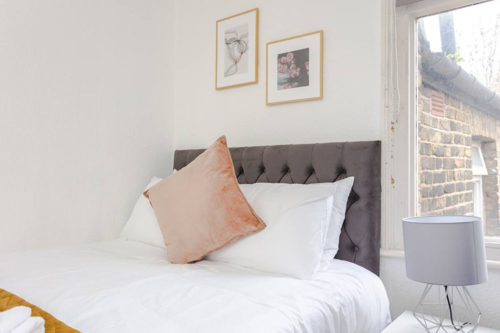 Фото Quiet 2 Bedroom Flat in Peckham Rye