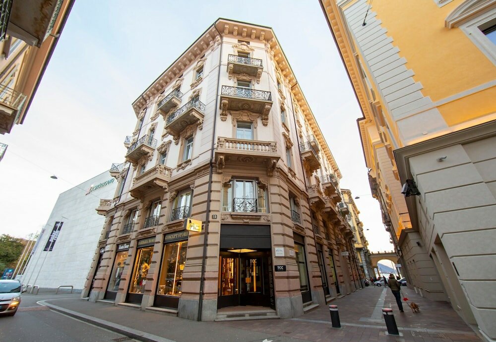 Фото отеля 1