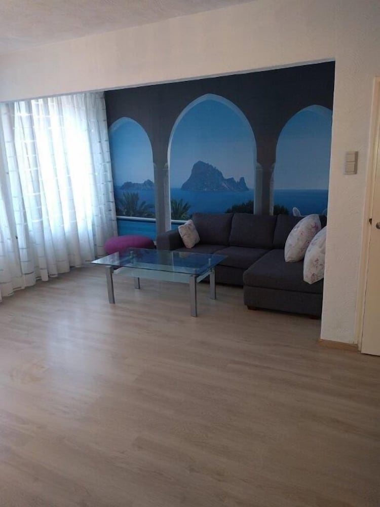 Фото Luxe Apartment - Near Town Hall