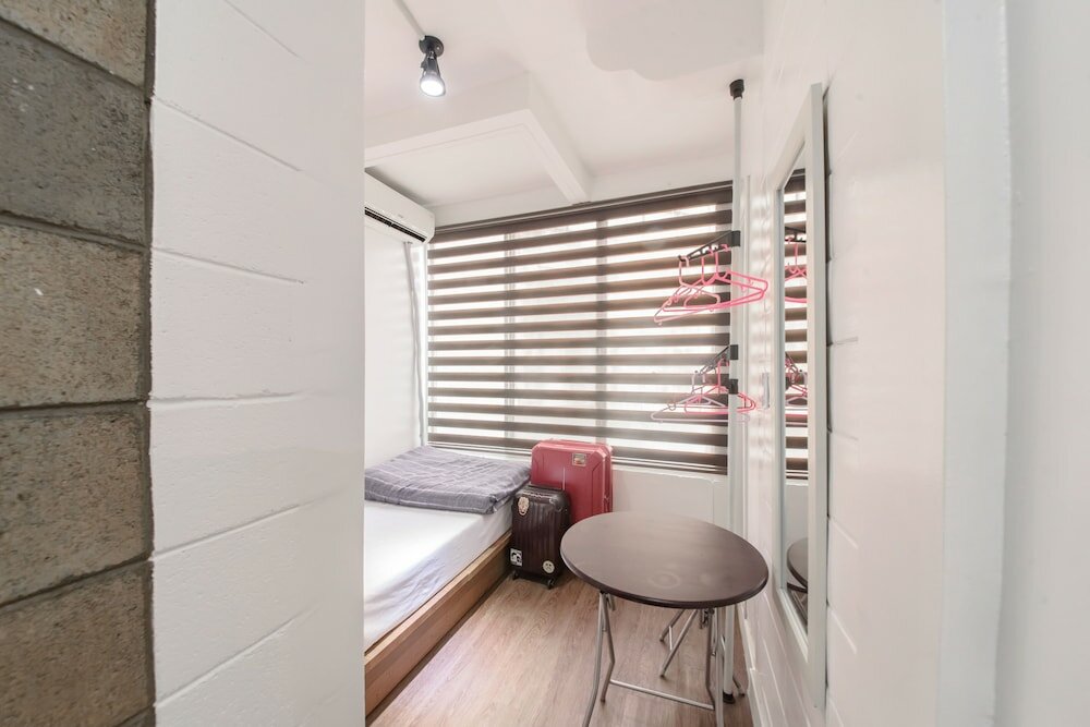 Фото Itaewon Yellow Guesthouse