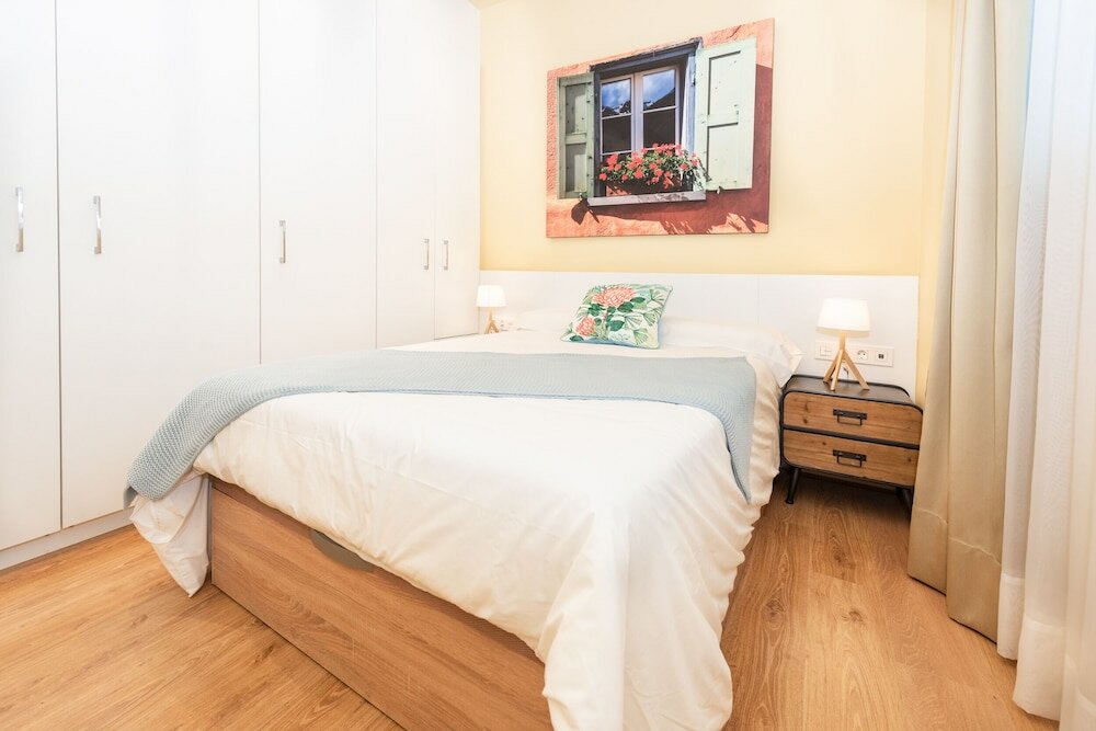 Фото Continental Suit Sky