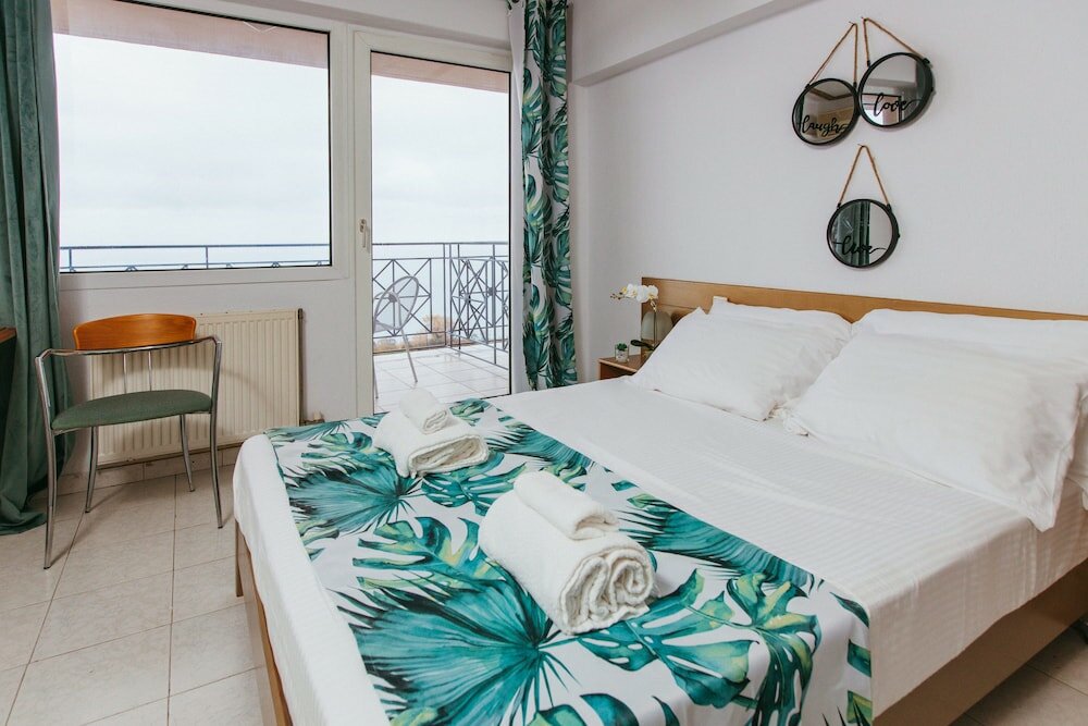 Фото Happy Days Hotel Christina