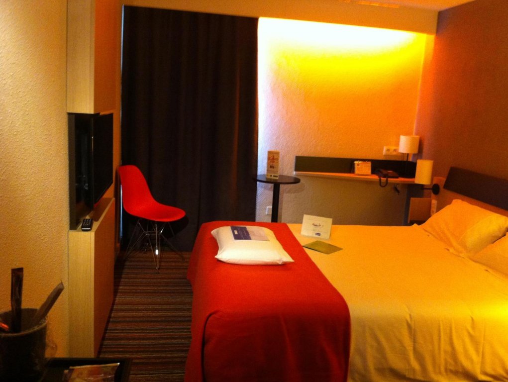 Фото Hotel Kyriad Tours Sud Chambray les Tours