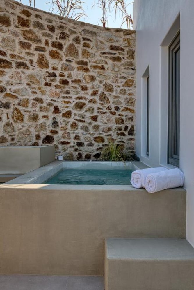 Фото Clementina Paros