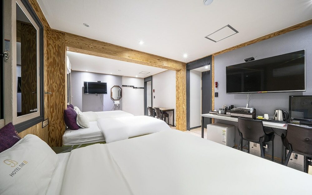Фото Yeosu Hotel The B