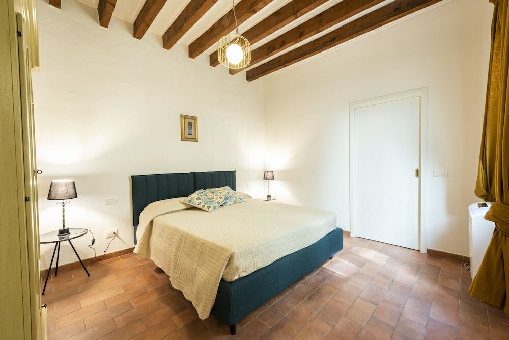 Фото Santa Croce Palace