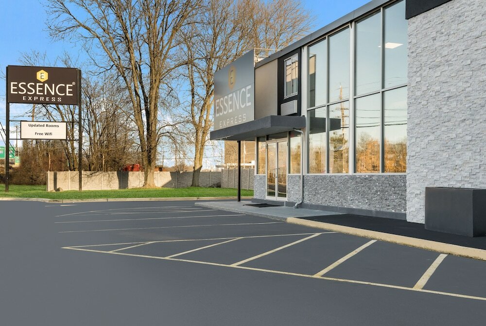Фото Essence Express Wayne