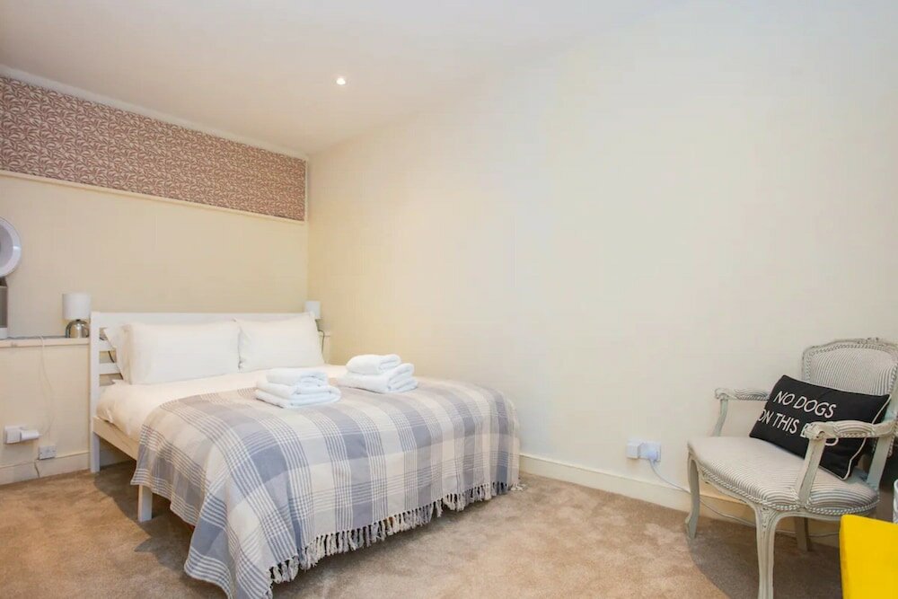 Фото Peaceful 2 Bedroom Apartment in Affluent Fulham