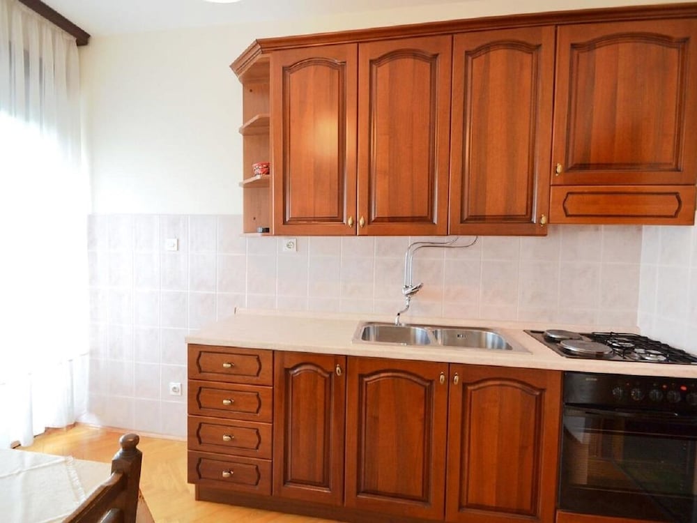 Фото Ruža - Comfortable 2 Bedrooms Apartment - A1