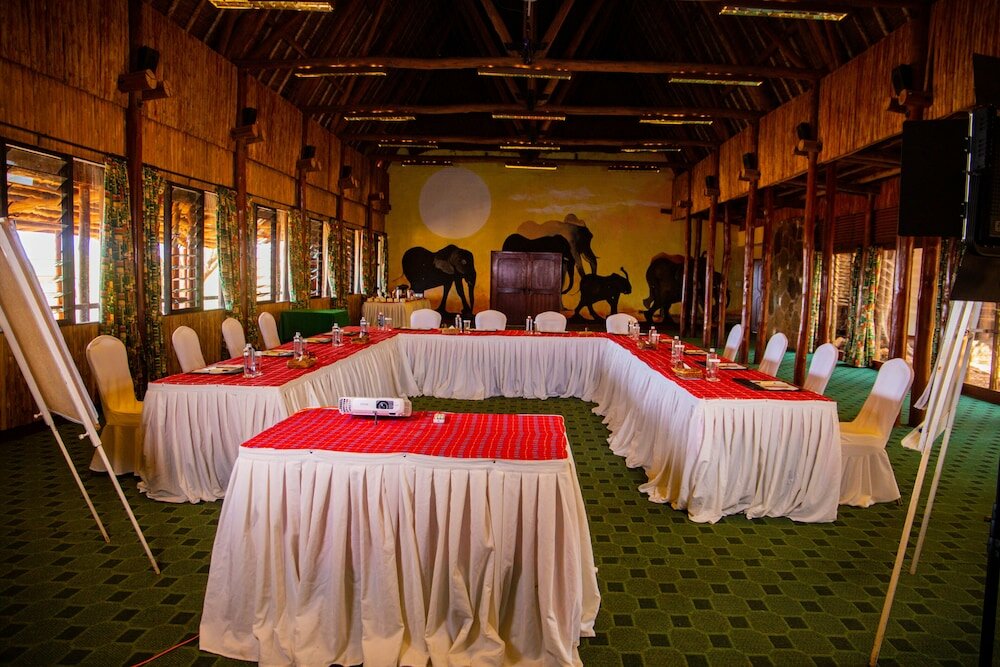 Фото Kilaguni Serena Safari Lodge