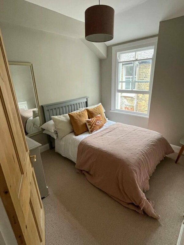Гостиница Luxuriously Designed 3 Bedroom Apartment in Clapham в Лондоне