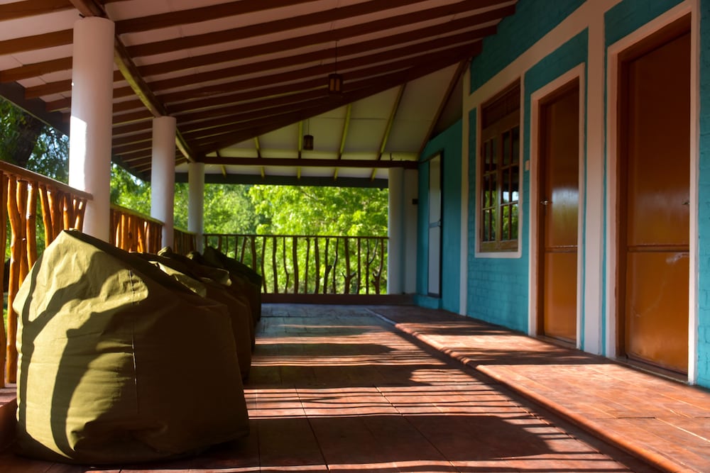 Фото Funky Leopard Safari Lodge Bordering Yala National Park - Hostel