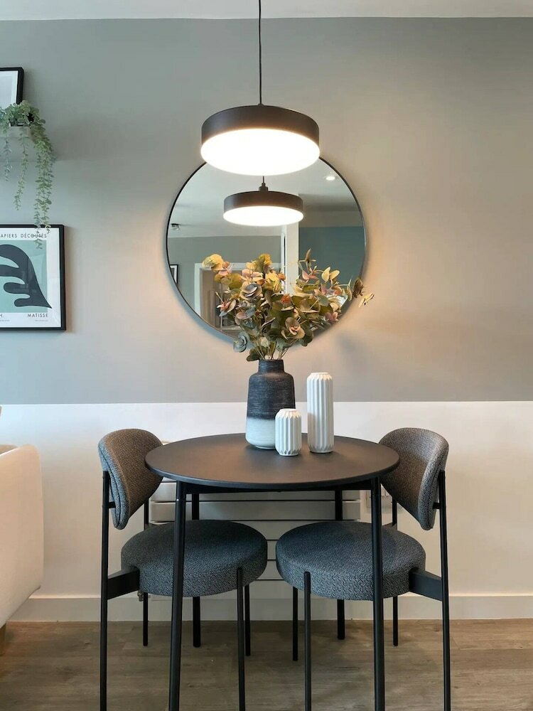 Фото Chic 1 Bedroom Apartment Near Tooting Broadway