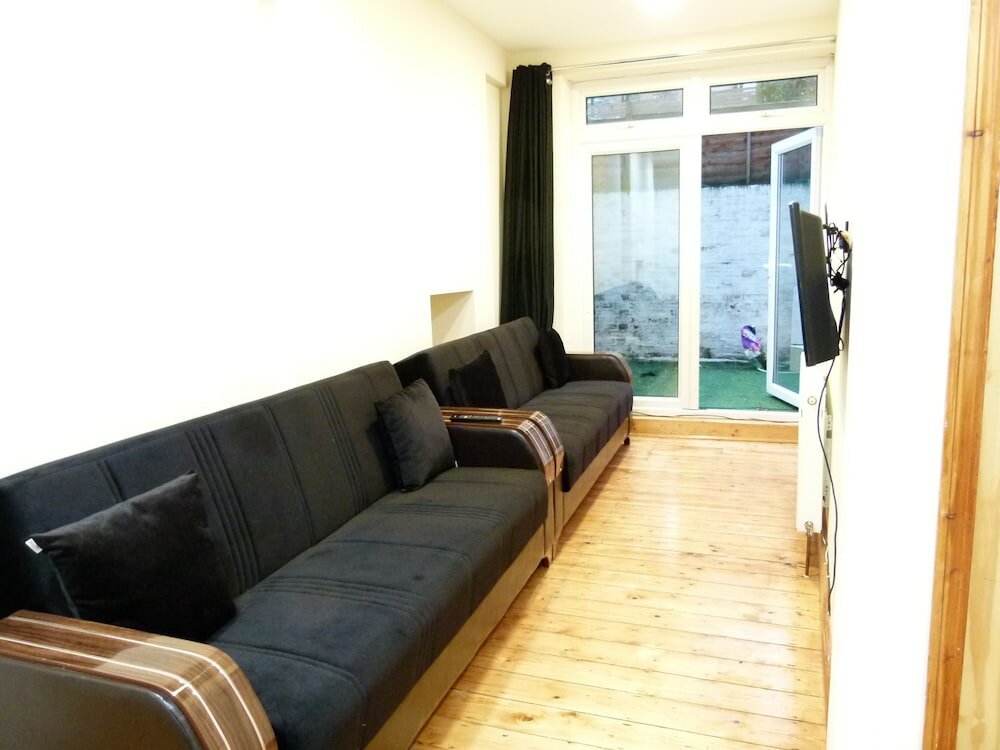 Фото Ss Property Hub - Family Apartment Kensington