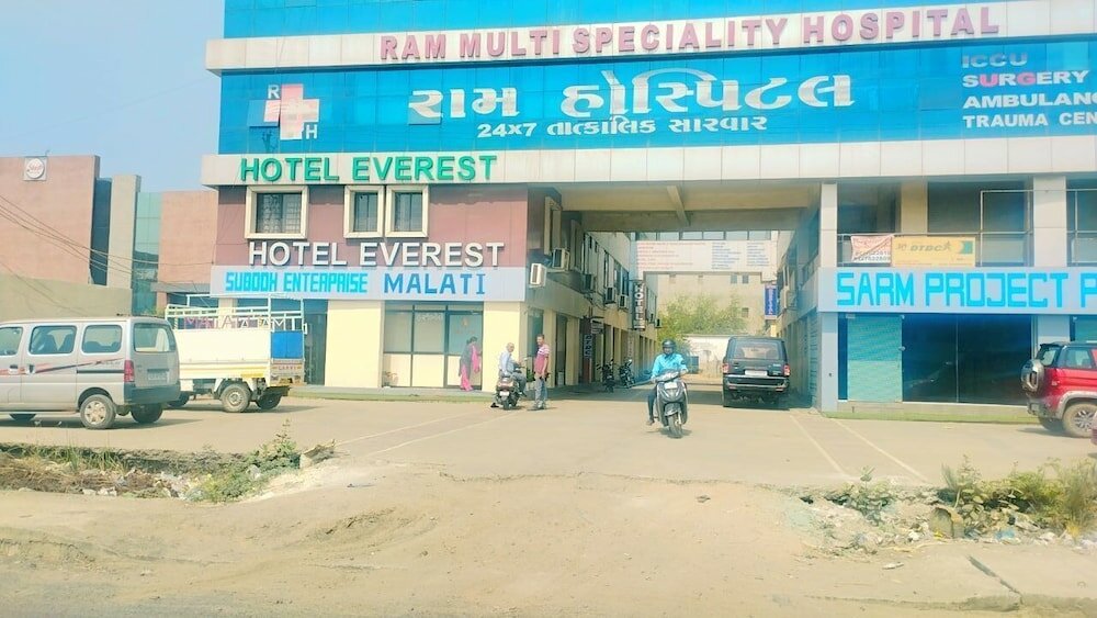 Фото Everest Hotel