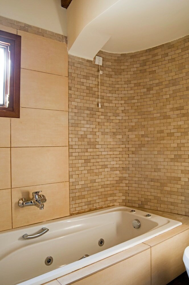 Фото Poikilma Alonissos Villas