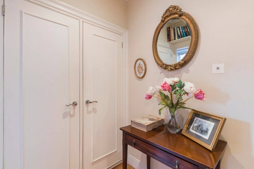 Фото Long Stay Discounts - Charming 1 bed Apt, Chelsea