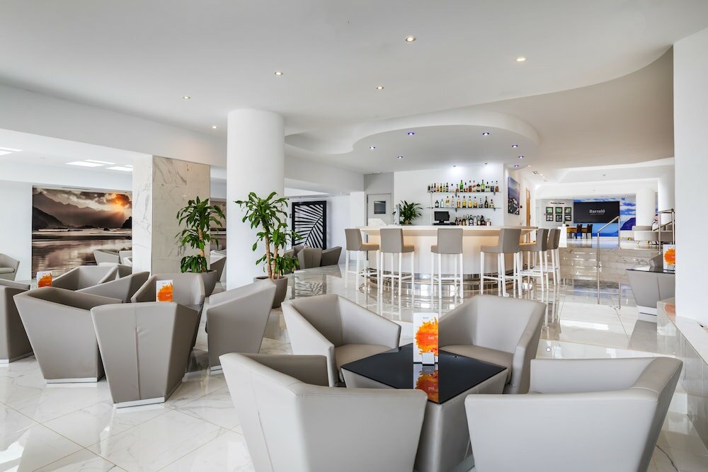 Фото Barceló Santiago