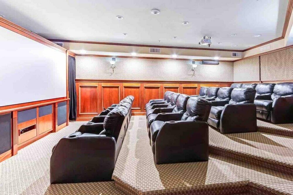 Фото Balmoral Apartments