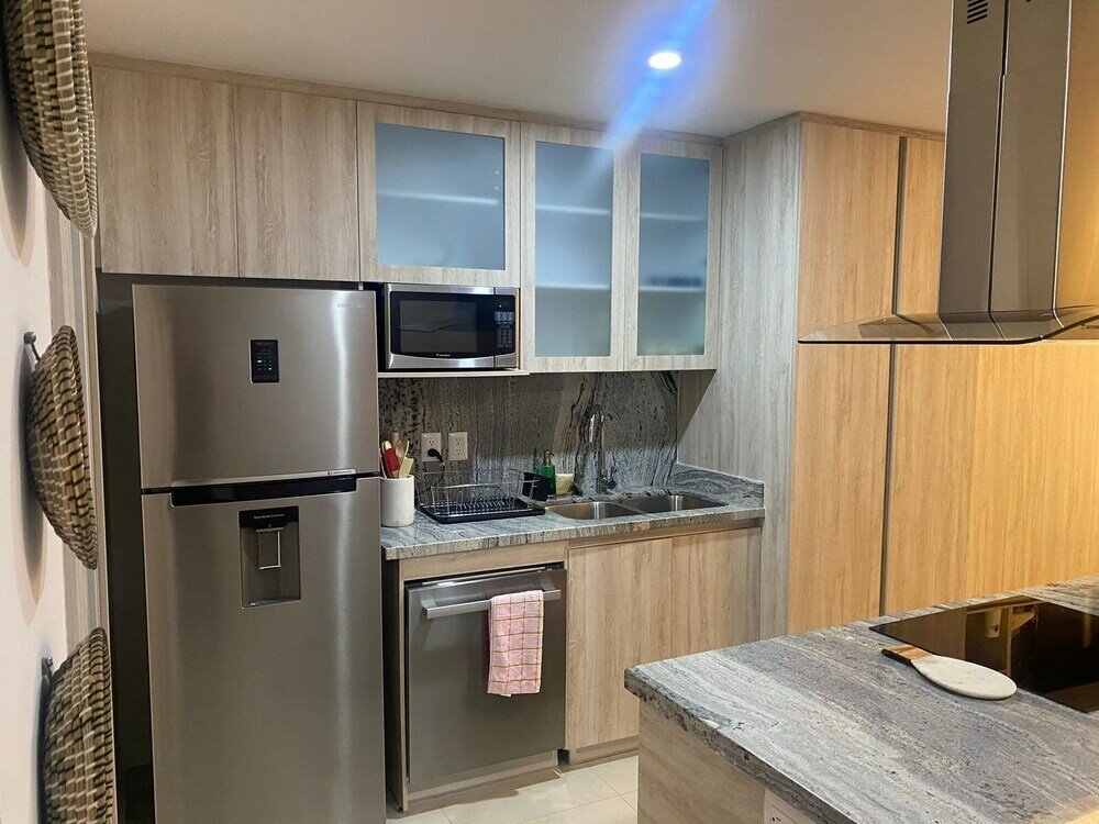 Фото Sunset View Luxury Condos