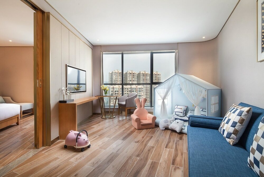 Фото Ramada Plaza Fuxian Lake