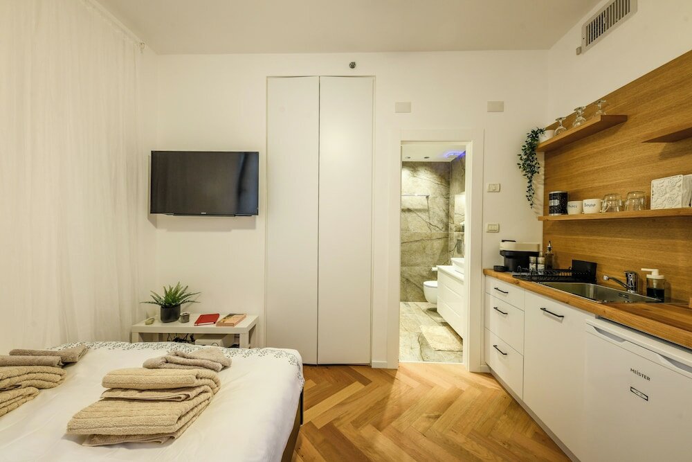 Фото Stunning Modern Studio in Netanya