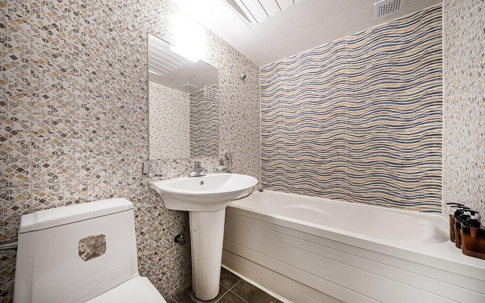 Фото Busan Daeyeondong Hotel With