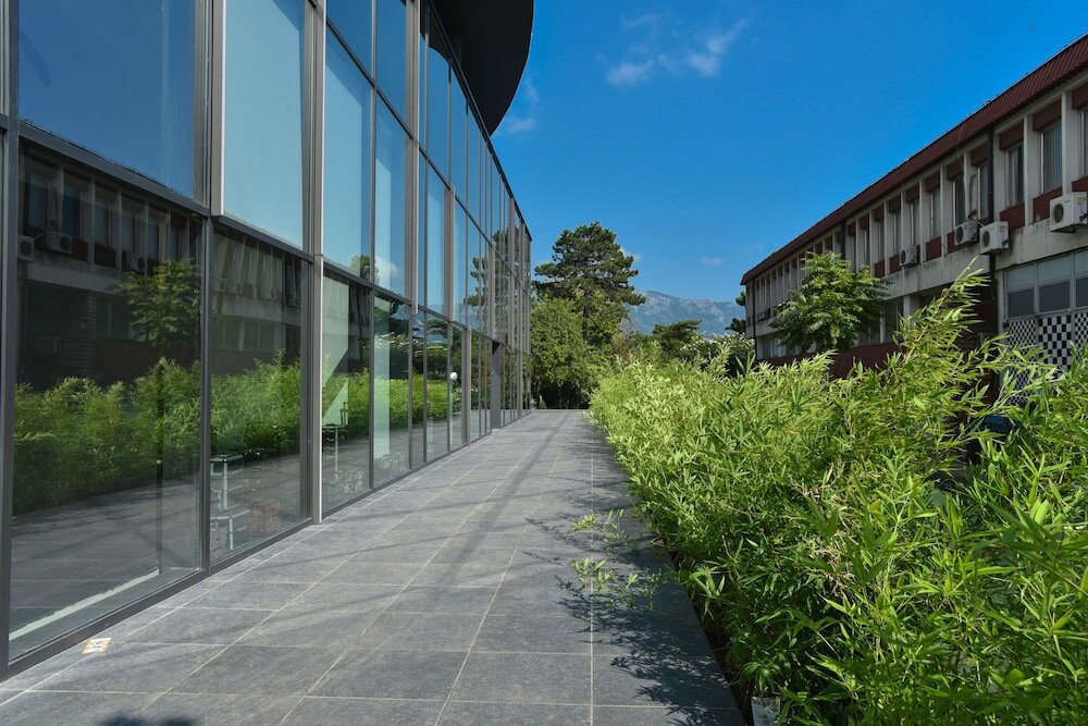 Фото Royal Gardens Apartments