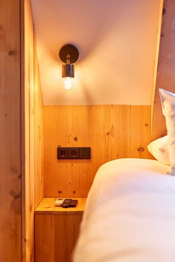 Фото Hotel The Yard